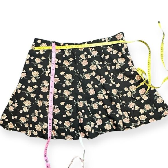 AMERICAN EAGLE Women’s Black Blush Floral Flowy Mini Skirt Size XL - Picture 5 of 5